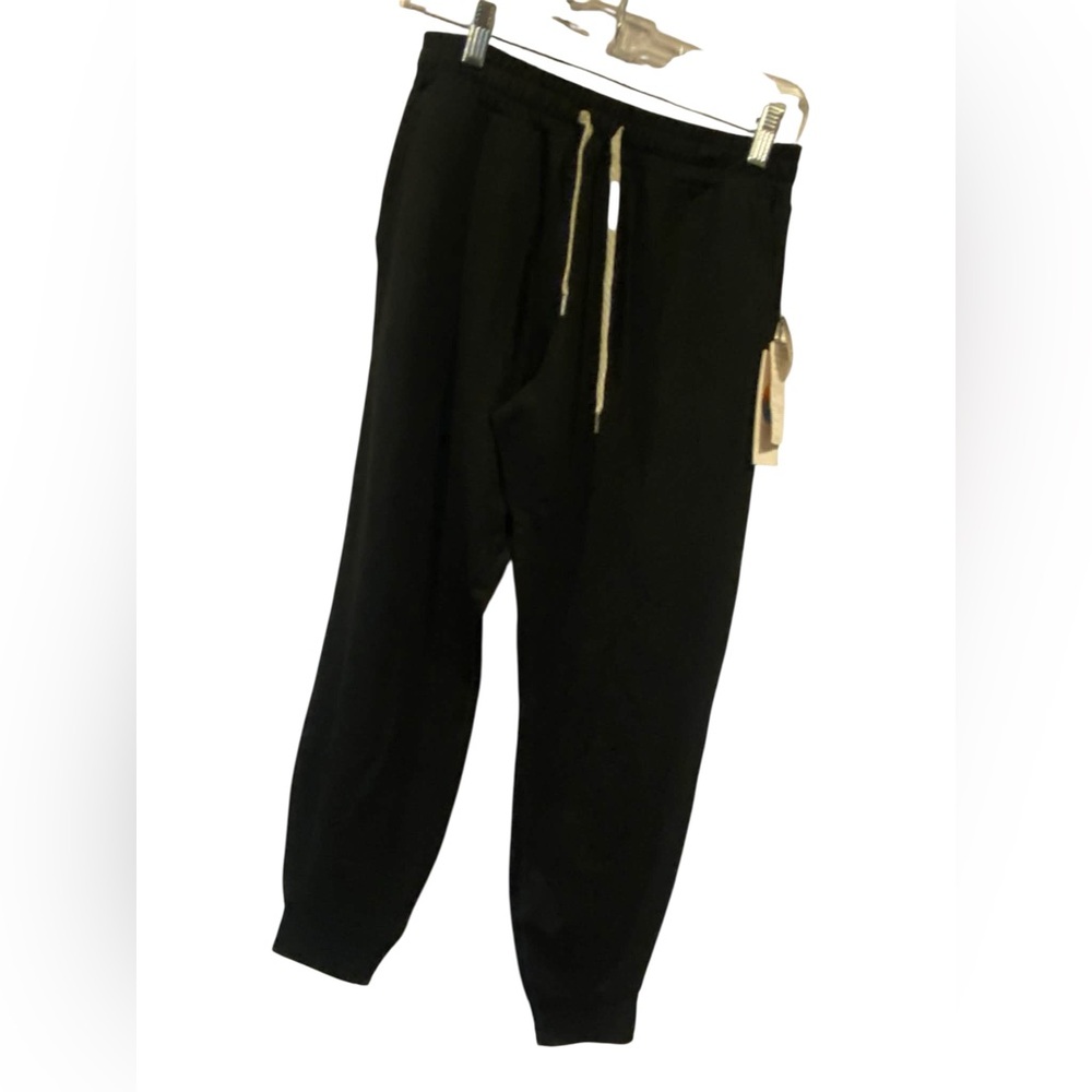 12. NWT Vuori performance joggers BLACK HEATHER Size XS